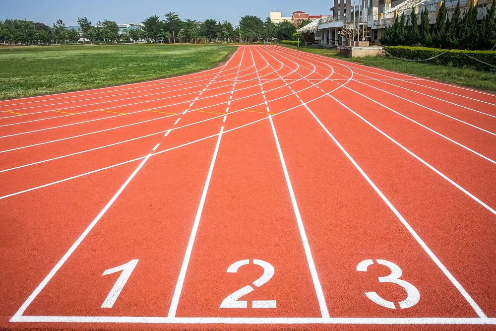 Calles numeradas de una pista de atletismo
